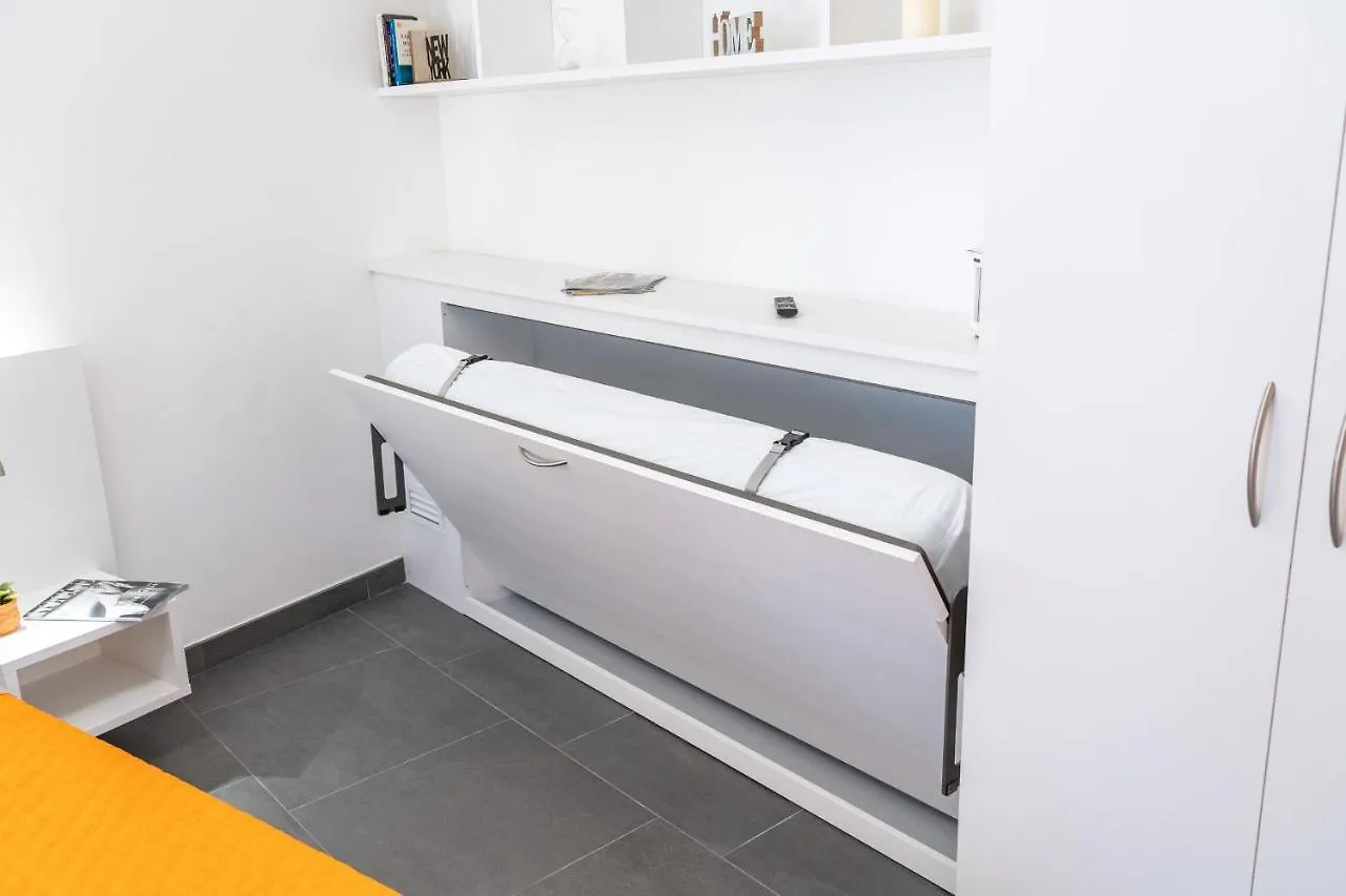 Colours Apartments☆☆☆☆ San Remo 0*,  Italie