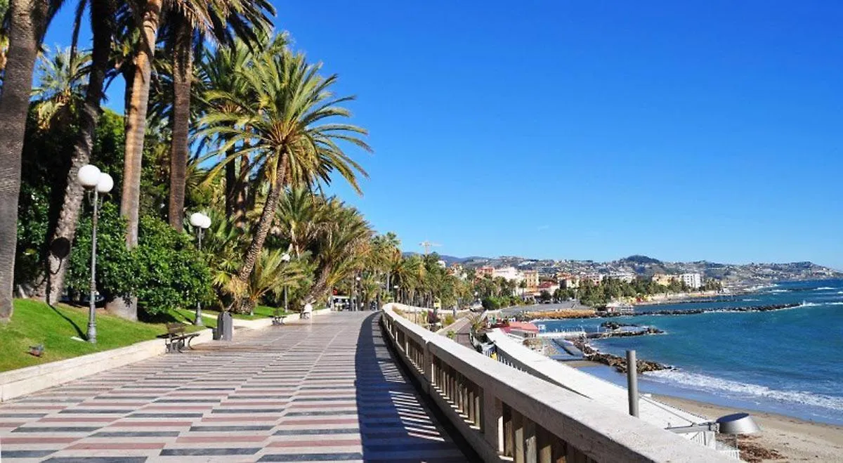 Colours Apartments☆☆☆☆ San Remo Italie
