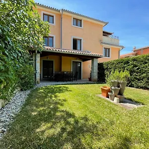 https://apartments-ladonja.in-istria.net
