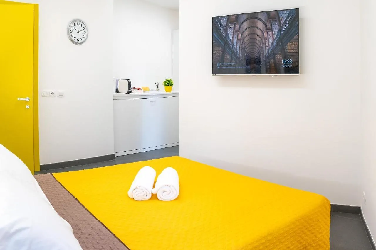 Colours Apartments & Rooms Sanremo