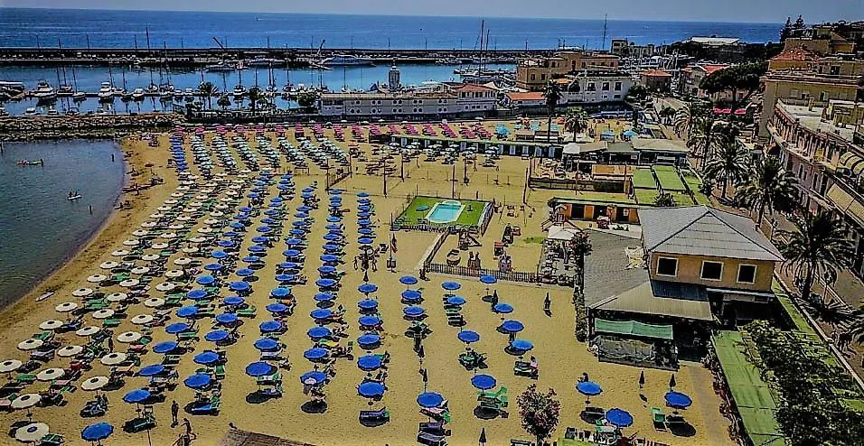 Colours Apartments & Rooms Sanremo 0*,